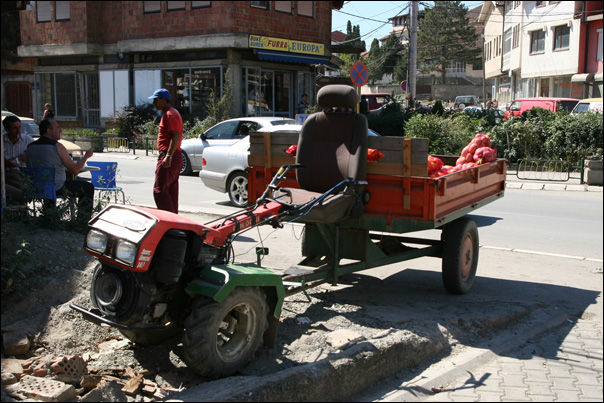 tracteur kosovo agriculteur paysan vente sur marche