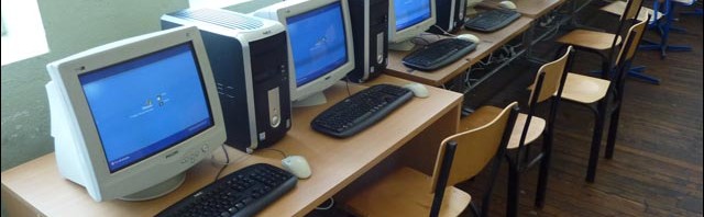 photo classe informatique kosovo ordinateur pentium ecole primaire